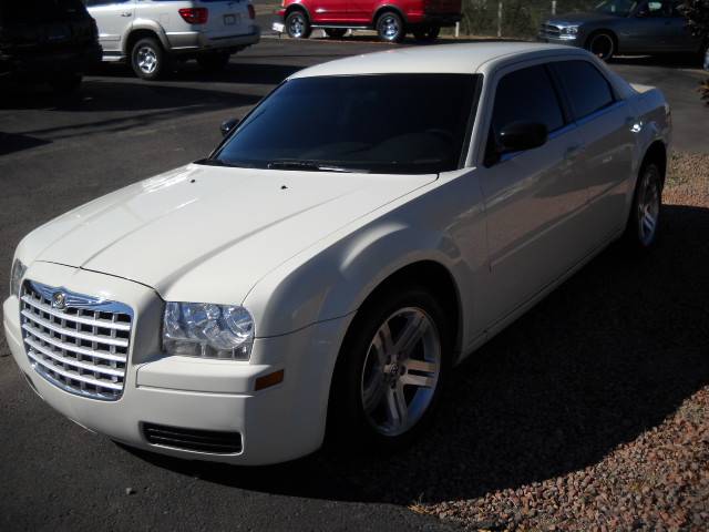 2005 Chrysler 300 Base