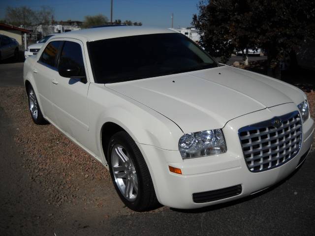 2005 Chrysler 300 Base