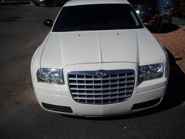 2005 Chrysler 300 Base