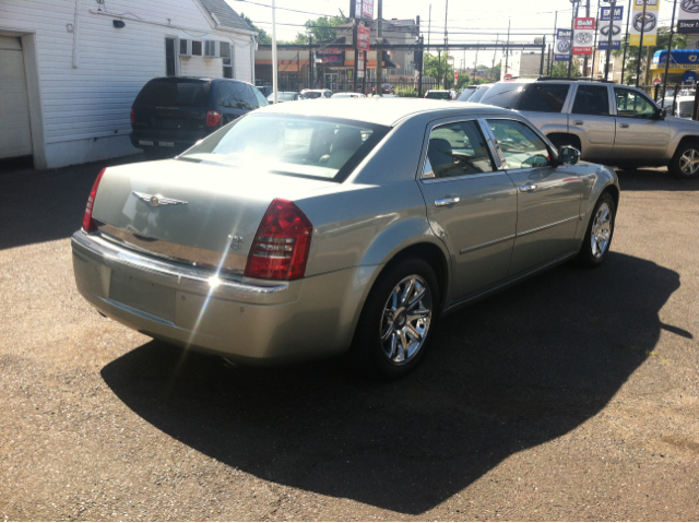 2005 Chrysler 300 Regular Cab