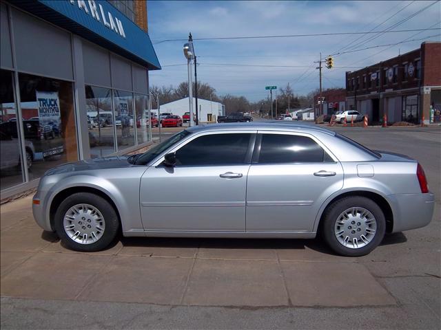 2005 Chrysler 300 Base