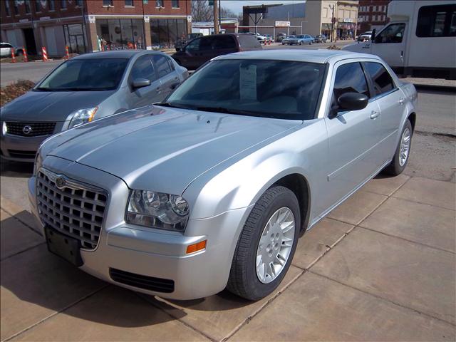 2005 Chrysler 300 Base