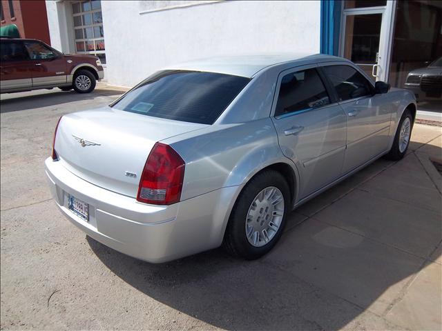 2005 Chrysler 300 Base