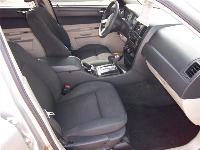 2005 Chrysler 300 Base