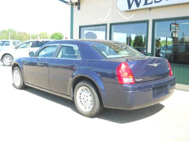 2005 Chrysler 300 Base