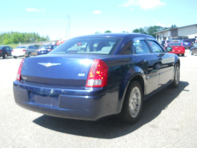 2005 Chrysler 300 Base