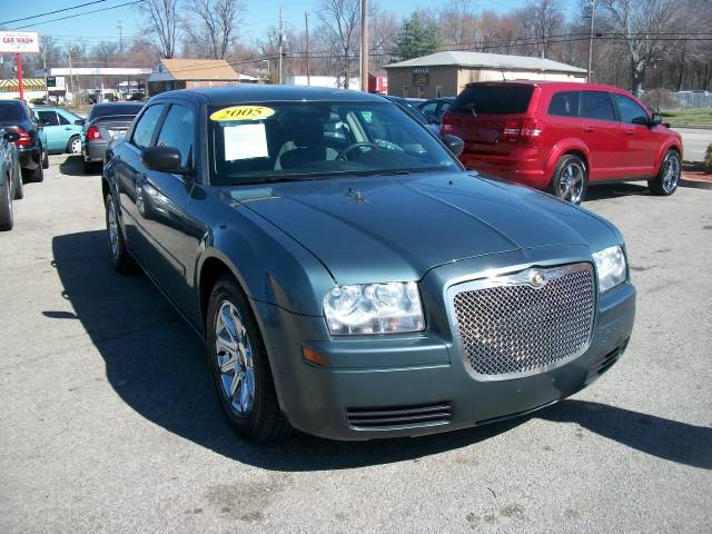 2005 Chrysler 300 Base