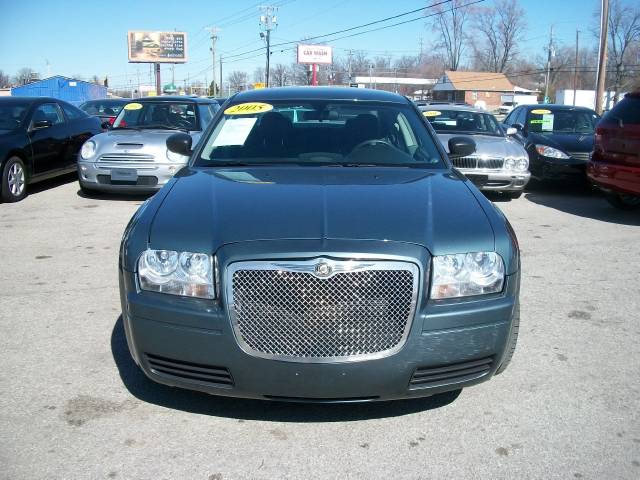 2005 Chrysler 300 Base