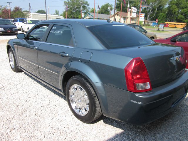 2005 Chrysler 300 Unknown