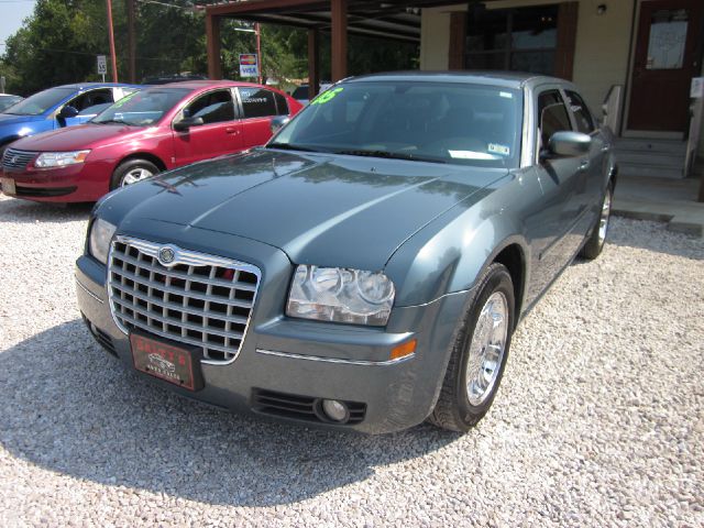 2005 Chrysler 300 Unknown