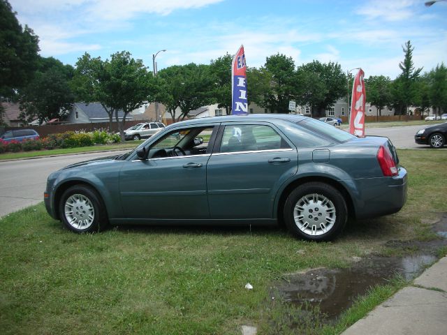 2005 Chrysler 300 Base