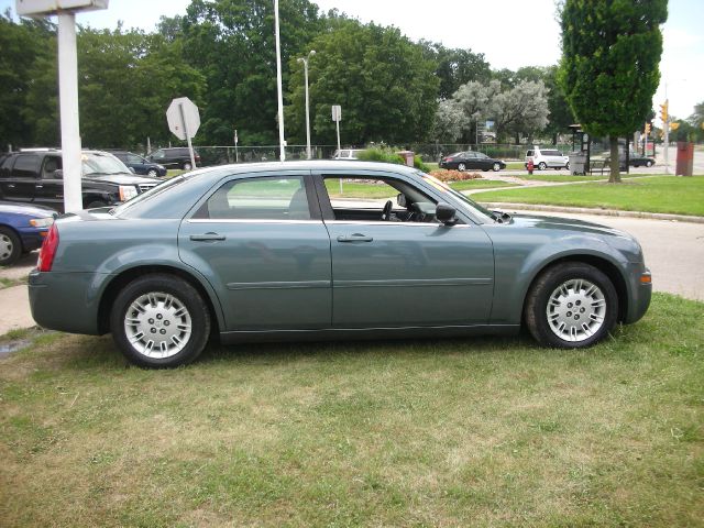 2005 Chrysler 300 Base