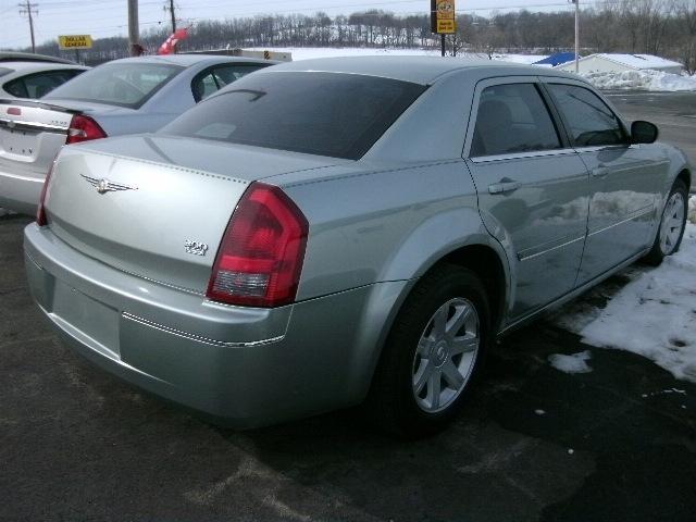 2005 Chrysler 300 3.5