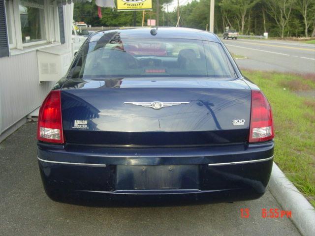 2005 Chrysler 300 Crew Cab 10 Contractor Body L