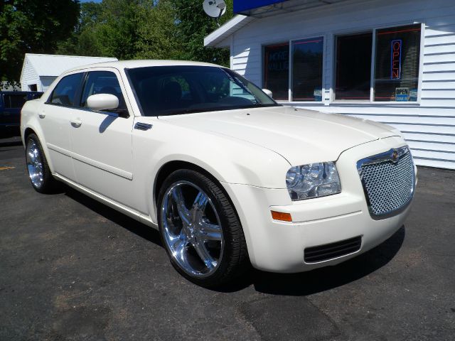 2006 Chrysler 300 2