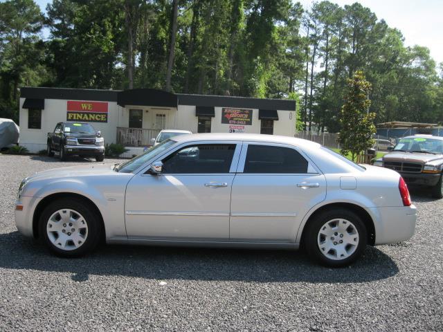 2006 Chrysler 300 Unknown