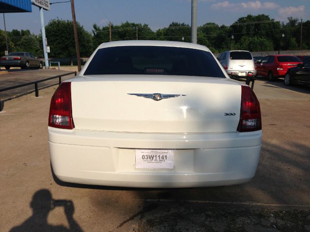 2006 Chrysler 300 Base