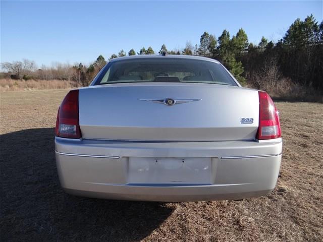 2006 Chrysler 300 REG CAB SLE