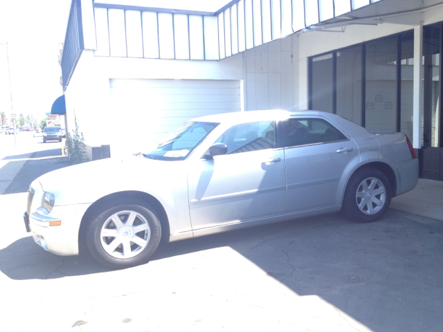 2006 Chrysler 300 Base