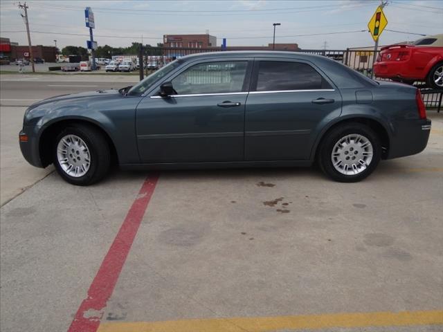 2006 Chrysler 300 69D