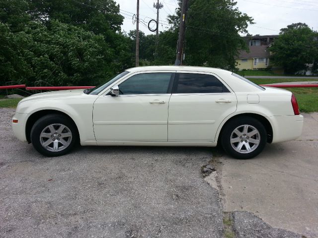 2006 Chrysler 300 Base