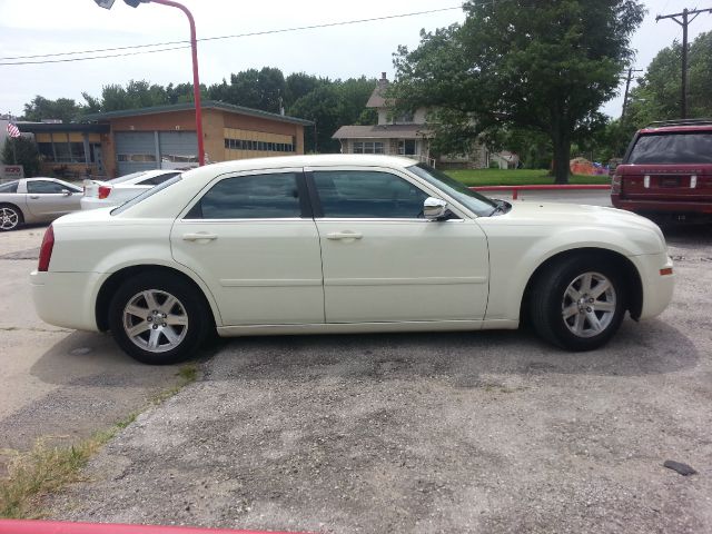 2006 Chrysler 300 Base