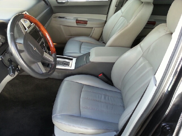 2006 Chrysler 300 Regular Cab