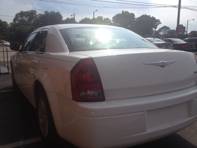 2006 Chrysler 300 Base