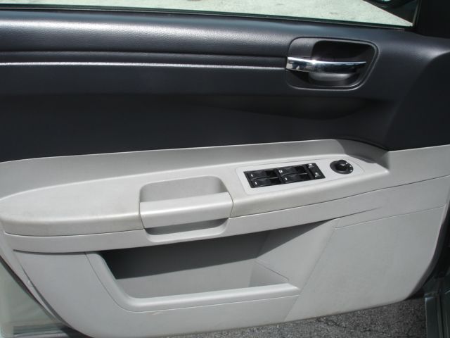 2006 Chrysler 300 Base