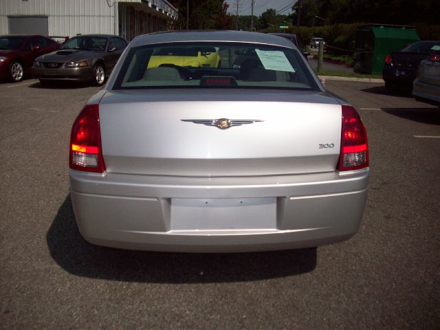 2006 Chrysler 300 Base