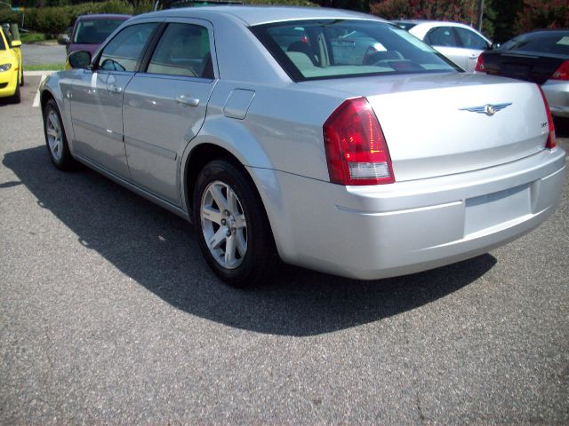 2006 Chrysler 300 Base