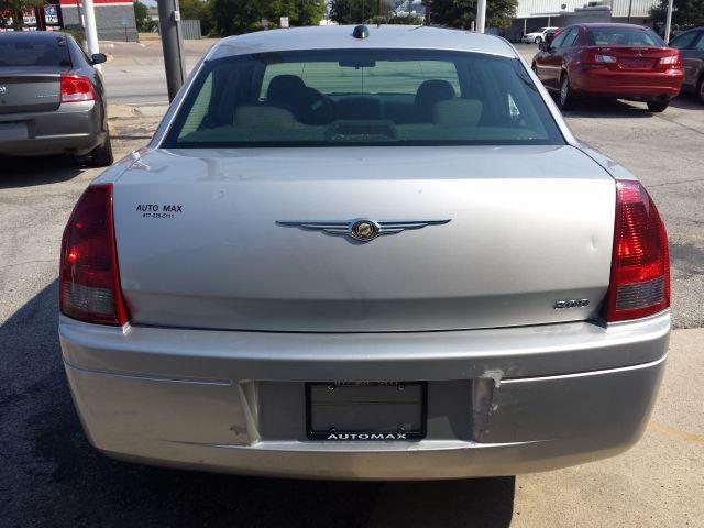 2006 Chrysler 300 Base