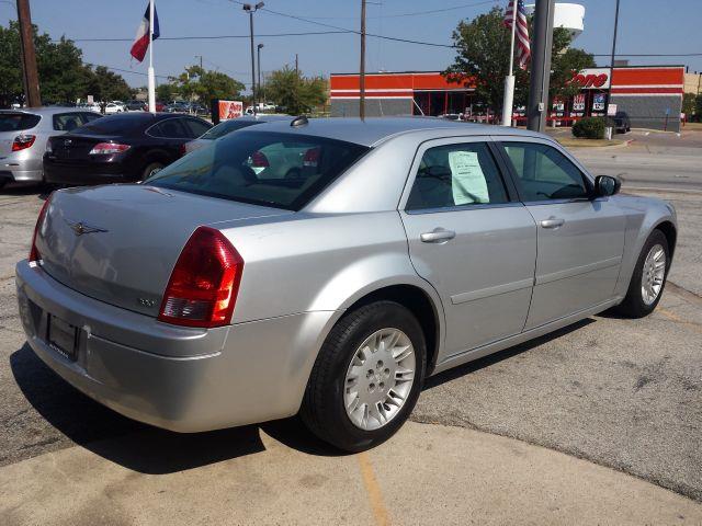 2006 Chrysler 300 Base