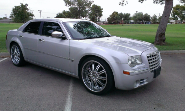 2006 Chrysler 300 Regular Cab