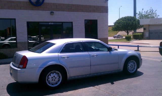 2006 Chrysler 300 Base