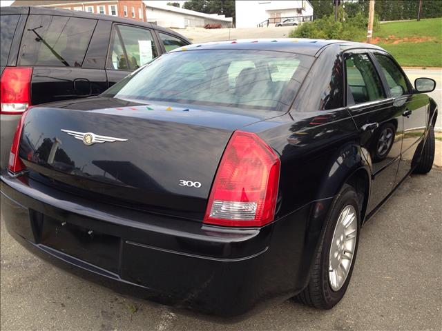 2006 Chrysler 300 Base