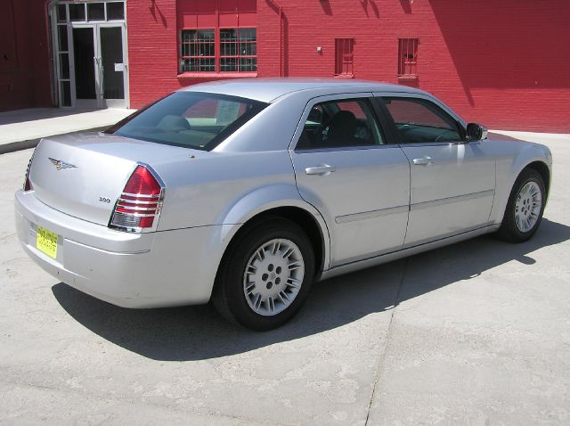 2006 Chrysler 300 Unknown