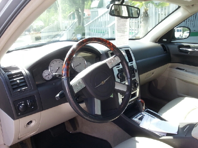 2006 Chrysler 300 Regular Cab