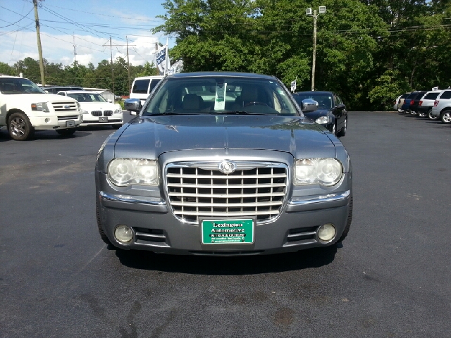 2006 Chrysler 300 Regular Cab