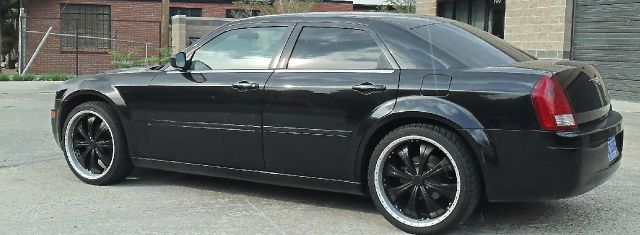 2006 Chrysler 300 Unknown