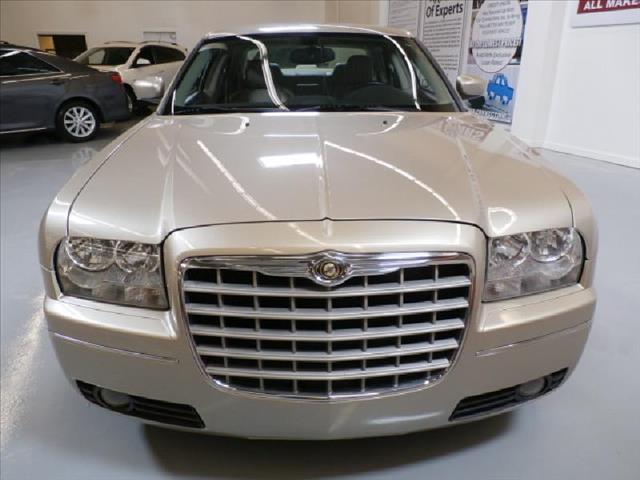 2006 Chrysler 300 Crew Cab 10 Contractor Body L