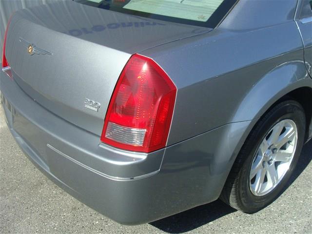 2006 Chrysler 300 R1