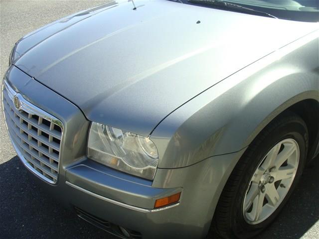 2006 Chrysler 300 R1