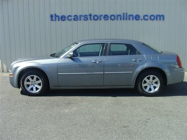 2006 Chrysler 300 R1