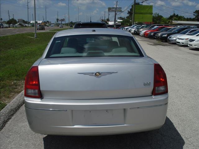 2006 Chrysler 300 Unknown