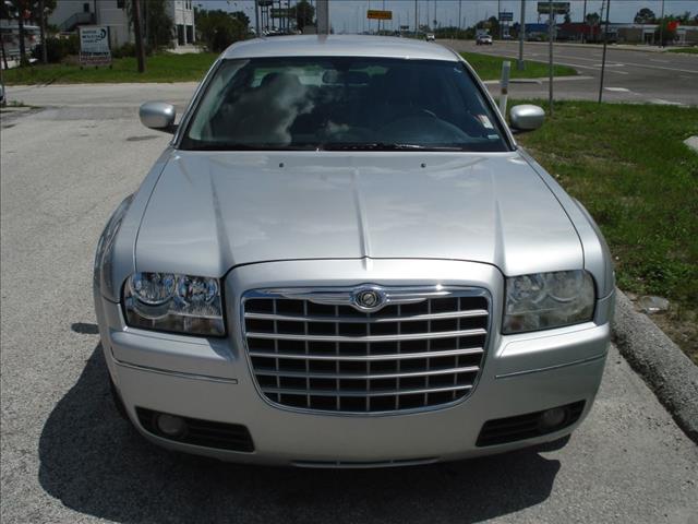 2006 Chrysler 300 Unknown