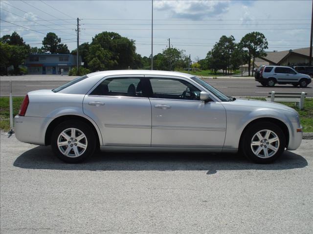 2006 Chrysler 300 Unknown