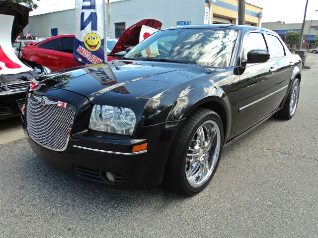 2006 Chrysler 300 SLT 25