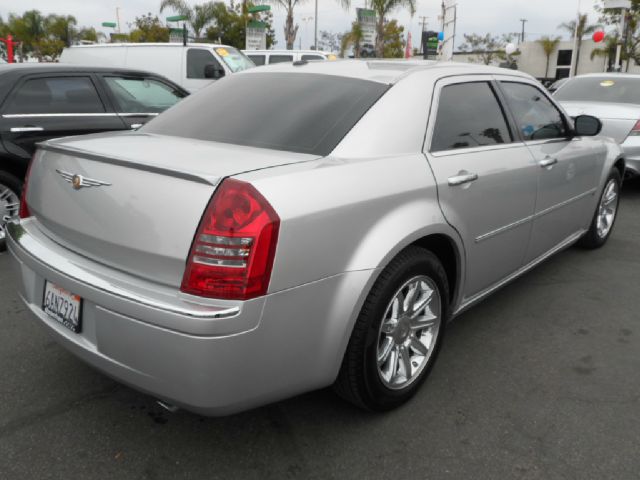 2006 Chrysler 300 Unknown