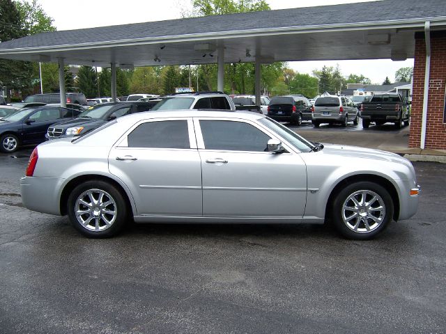 2006 Chrysler 300 Regular Cab